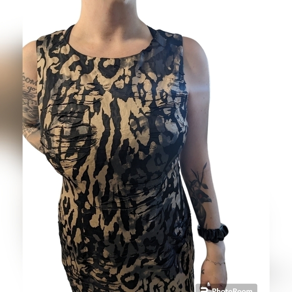 Frank Lyman unique distressed Dress size 10. Black and gold. Very femi… - Picture 13 of 13